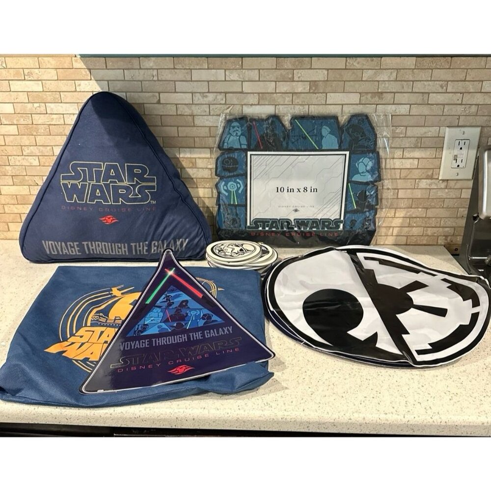 Star Wars Disney cruise line drawstring backpack with extras
